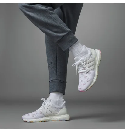 Кросівки жіночі Adidas Ultraboost 1.0 White Hq3857