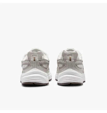 Кросівки жіночі Nike Initiator Phantom White IB4339-001