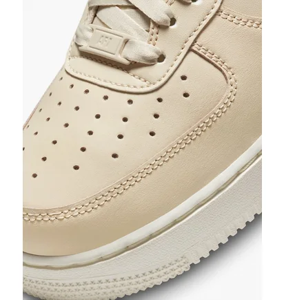 Кросівки жіночі Nike Air Force 1 07 Beige DQ7569-102