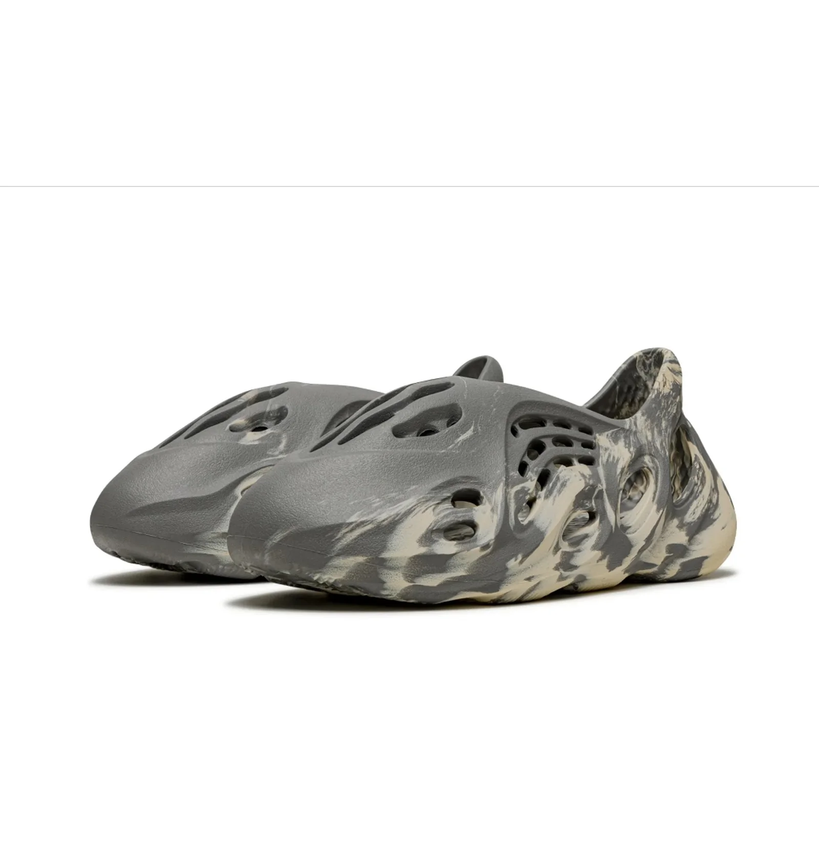 ᐉ Тапочки мужские Adidas Yeezy Foam Runner Mxt Grey GV7904