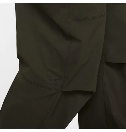 Штани чоловічі Nike Tech Woven Loose Fit Pants Olive HM7158-356
