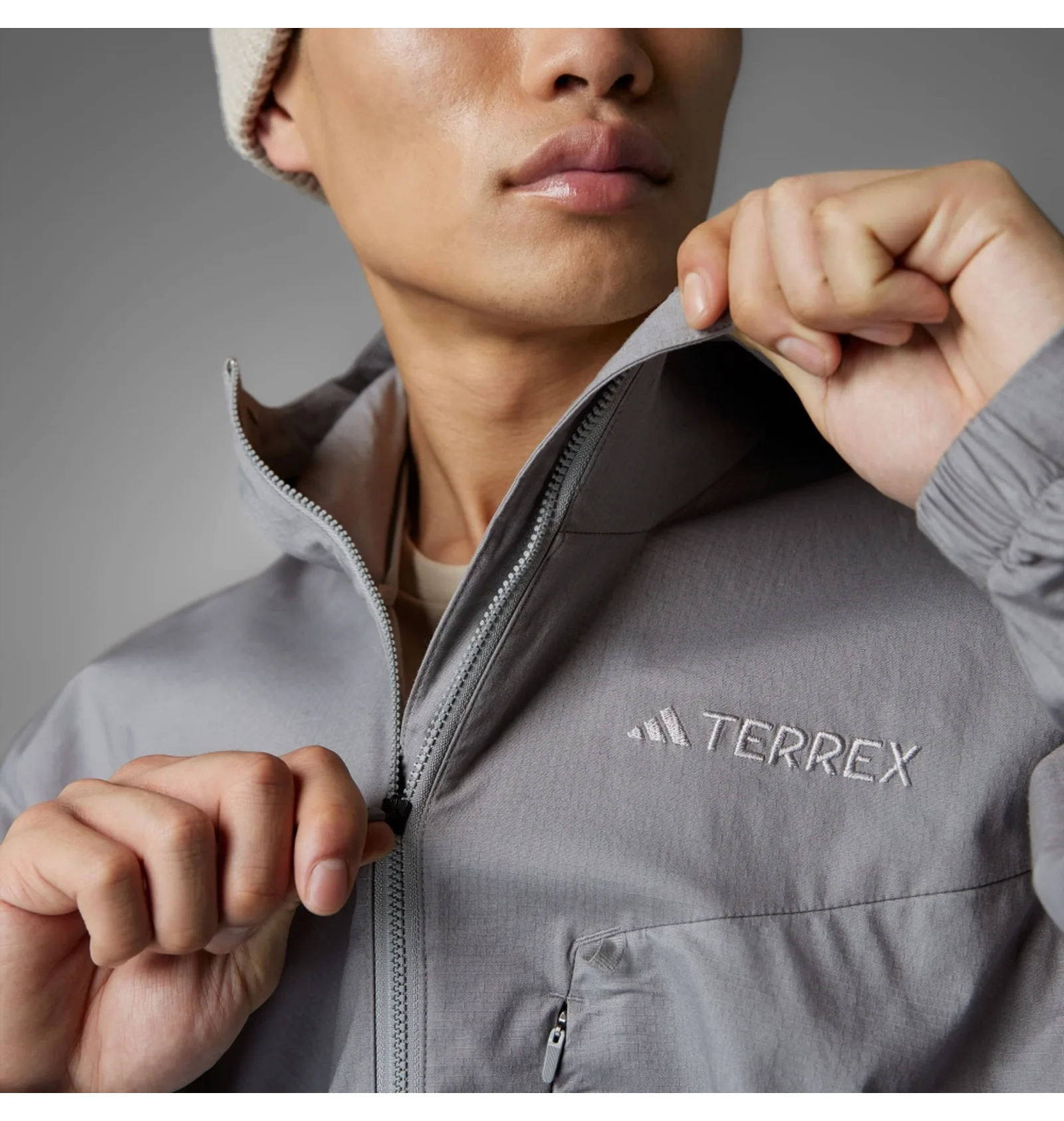 ᐉ Олімпійка чоловіча Adidas Terrex Xploric Wind Jacket Grey