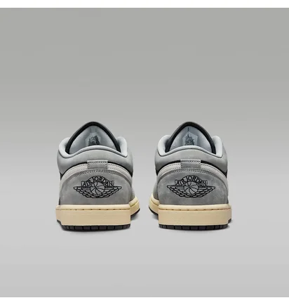 Кросівки чоловічі Air Jordan 1 Low Se Grey/Black HQ2010-012