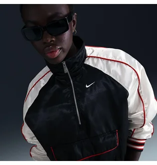Бомбер мужской Nike Sportswear WomenS Oversized Jacket Black/White HF9435-010