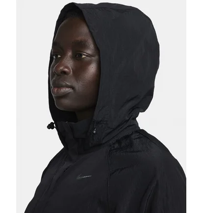Куртка жіноча Nike Repel Running Division Black FN2575-010