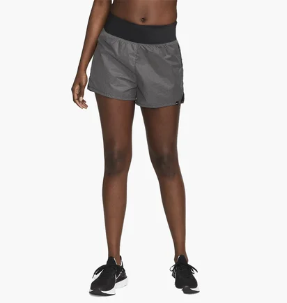Шорти жіночі Nike 7,5 Cm Run Division Grey DX2948-010