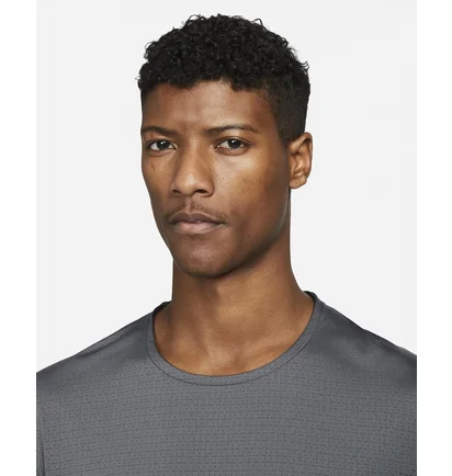 Футболка чоловіча Nike Dri-Fit Rise 365 Grey DM4646-010
