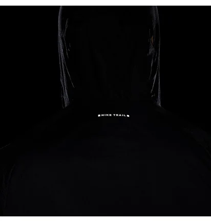 Вітровка чоловіча Nike Trail Aireez Black FN4002-010