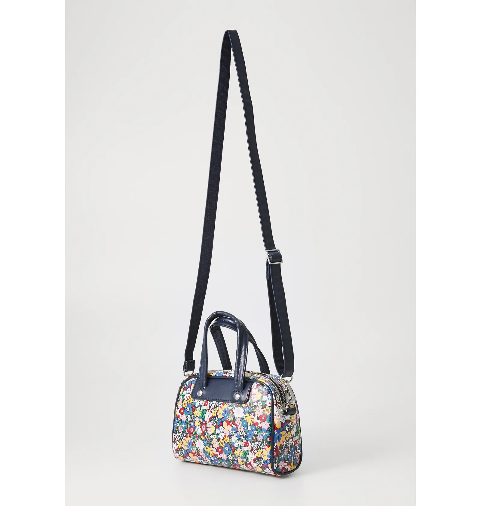 ᐉ Сумка женская Adidas Originals Liberty Bowling Bag Handbag