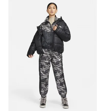 Куртка женская Nike W Nsw Syn Tf Rpl Hd Jkt Black Dx1797-010