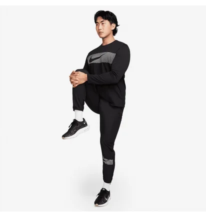 Штаны мужские Nike Dri-Fit Challenger Flash Pants Black FB8560-010