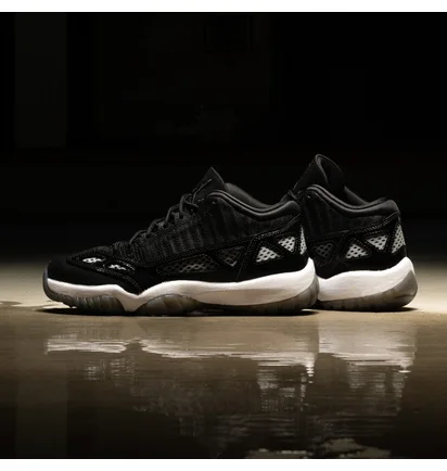 Кроссовки мужские Air Jordan 11 Retro Low Ie Black 919712-001