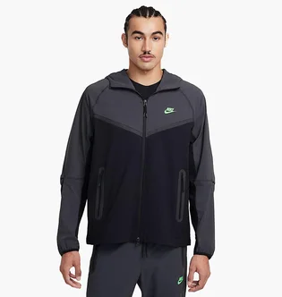 Куртка чоловіча Nike Tech Woven Jacket Black HM7151-013