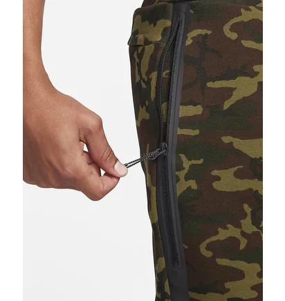 Штани чоловічі Nike Sportswear Tech Fleece Og Camo/Green FN3925-355