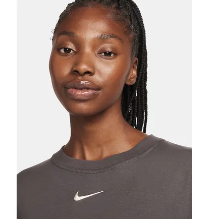 Лонгслив женский Nike T-Shirt Sportswear Brown HF0989-254