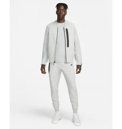 Бомбер чоловічий Nike Sportswear Tech Fleece Bomber Jacket Grey FB8008-063