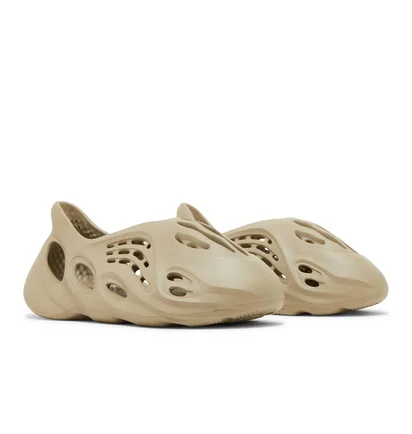 Тапочки мужские Adidas Yeezy Foam Runner Beige GV6840