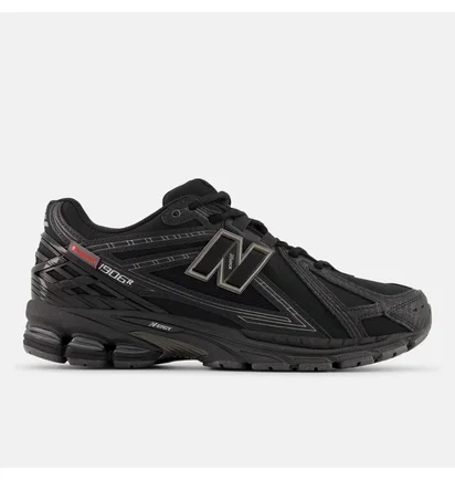 Кроссовки мужские New Balance 1906R Triple Black 1906ROE