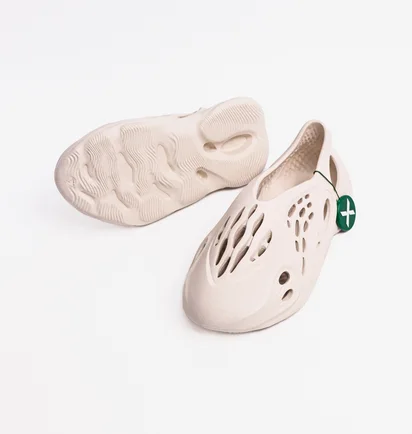 Тапочки чоловічі Adidas Yeezy Foam Runner Beige G55486