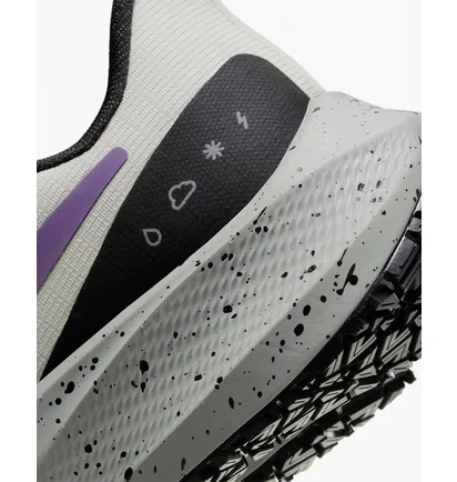 Кросівки жіночі Nike Air Zoom Pegasus 39 Shield White Do7626-003