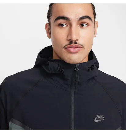Вітровка чоловіча Nike Tech Woven Black/Green HM7151-338