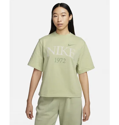Футболка женская Nike Sportswear Classic T-Shirt Green FQ6600-371