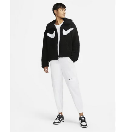 Куртка жіноча Nike Sportswear Swoosh Black DD5620-010