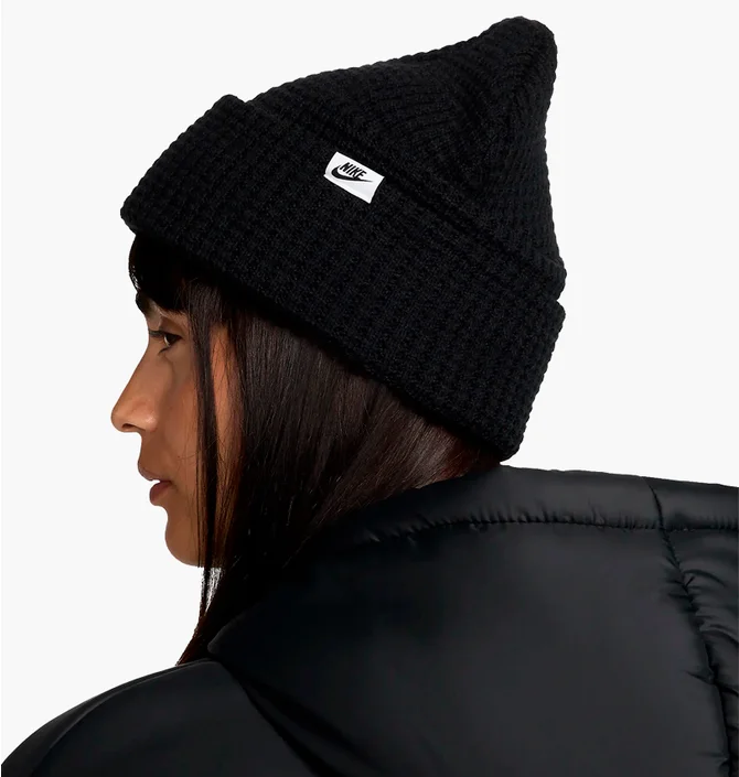 Шапка унисекс Nike Peak Waffle Knit Beanie Black FZ2123-010