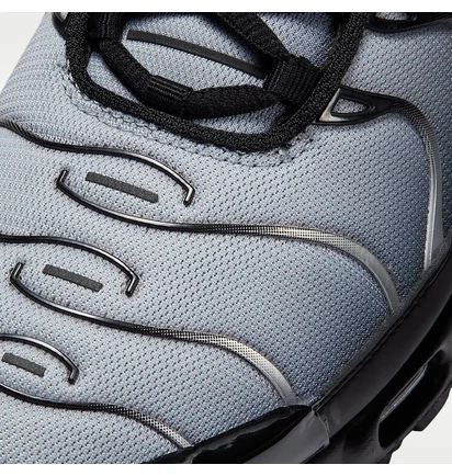Кроссовки мужские Nike Air Max Plus MenS Shoe Black/Grey CZ7552-001