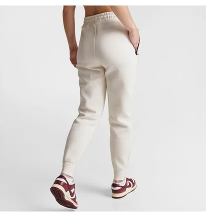Штаны женские Nike Sportswear Tech Fleece Jogger Pants Beige FB8330-110