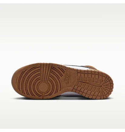 Кроссовки женские Nike Dunk High Next Nature WomenS Shoes Brown/White FV5960-200