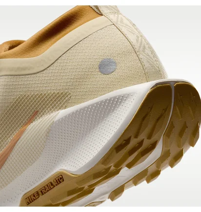 Кроссовки женские Nike Reactx Pegasus Trail 5 Gtx Sp Beige HQ7494-700