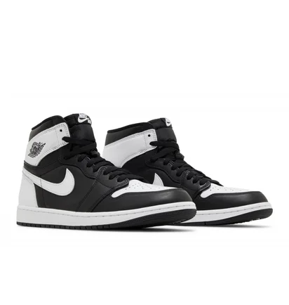 Кросівки чоловічі Air Jordan 1 Retro High Og Black/White DZ5485-010