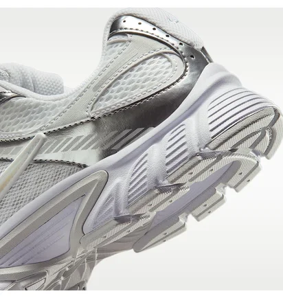Кроссовки женские Nike V5 Rnr White HQ7901-112