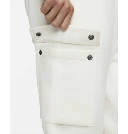 Штани чоловічі Nike Sportswear Standard Issue White FJ0550-133