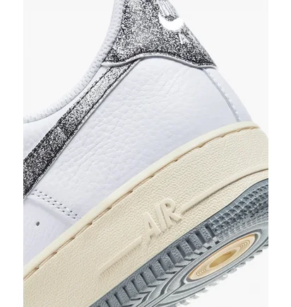 Кроссовки мужские Nike Air Force 1 07 Lx Shoes White DV7183-100