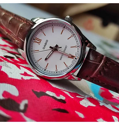 Годинник жіночий Casio Timeless Collection LTP-V005L-7B3