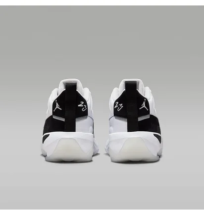 Кроссовки мужские Air Jordan Max Aura 7 Black/White HQ2091-100