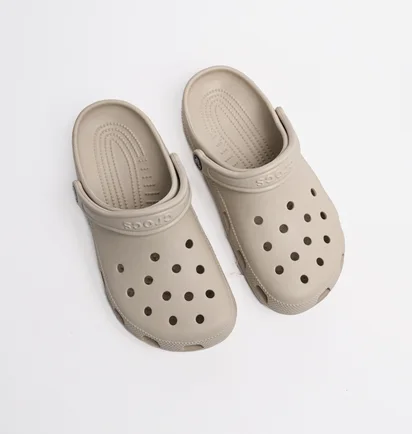 Тапочки унісекс Crocs Classic Clog Beige 10001-2Y2