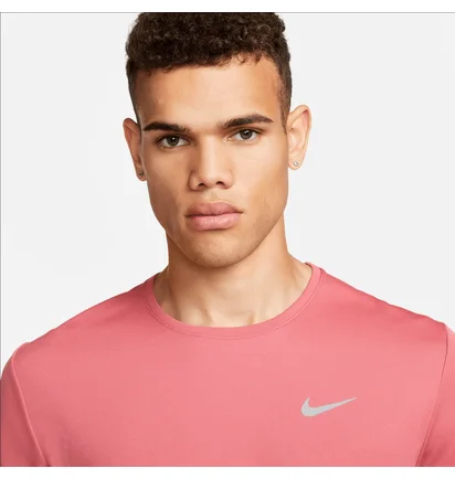 Футболка чоловіча Nike Miler Pink DV9315-655