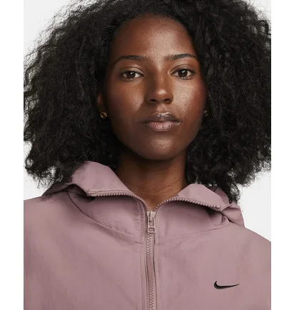 Куртка жіноча Nike Sportswear Everything Wovens Wooversized Hooded Jacket Violet FN3669-208