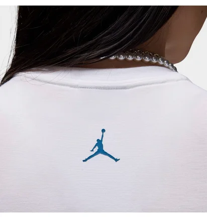 Футболка женская Air Jordan Slim Cropped Graphic T-Shirt White FN5720-100