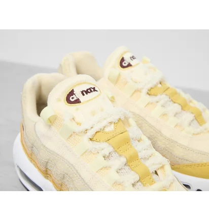 Кросівки жіночі Nike Air Max 95 Yellow FD9857-700