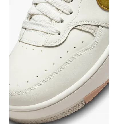 Кросівки жіночі Nike Gamma Force Shoes Beige DX9176-105