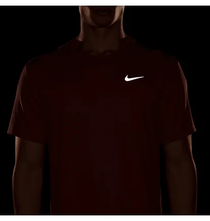 Футболка чоловіча Nike Miler Pink DV9315-655