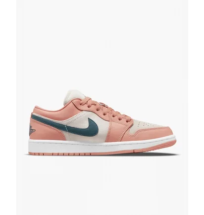Кросівки жіночі Air Jordan Womens Shoe Pink/White DC0774-800