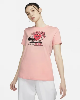 Футболка жіноча Nike Sportswear Pink DN5878-697