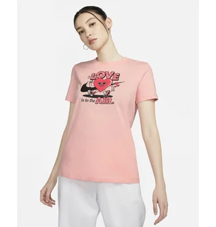 Футболка женская Nike Sportswear Pink DN5878-697