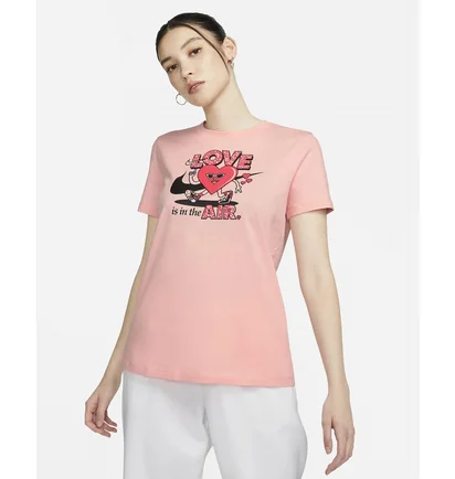 Футболка женская Nike Sportswear Pink DN5878-697
