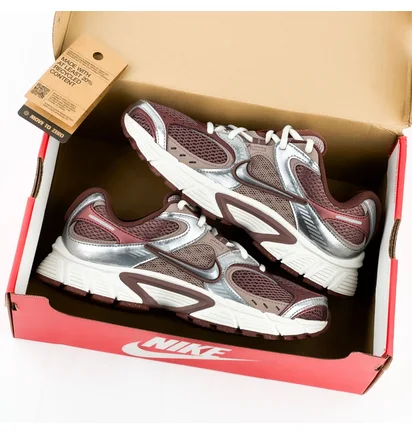Кросівки жіночі Nike V5 Rnr Bordo HQ7901-200